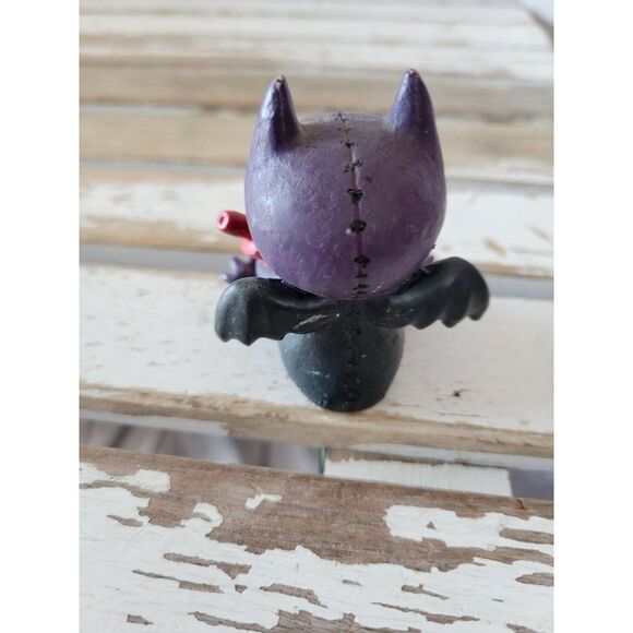Summit 2011 Devil shot blood bat figurine Halloween decor - Picture 3 of 8